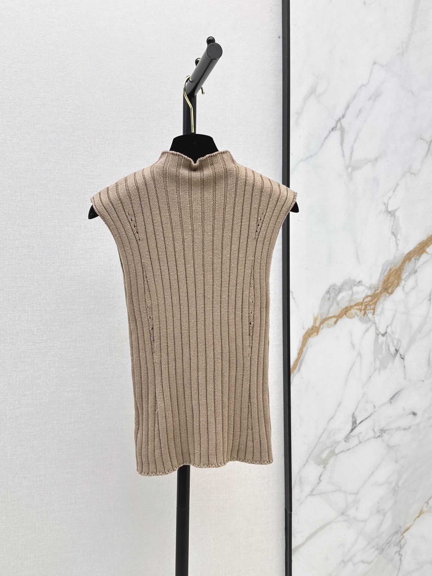 26FW New Color-Block Square-Neck Slim-Fit Sleeveless Knit Top 🤎
