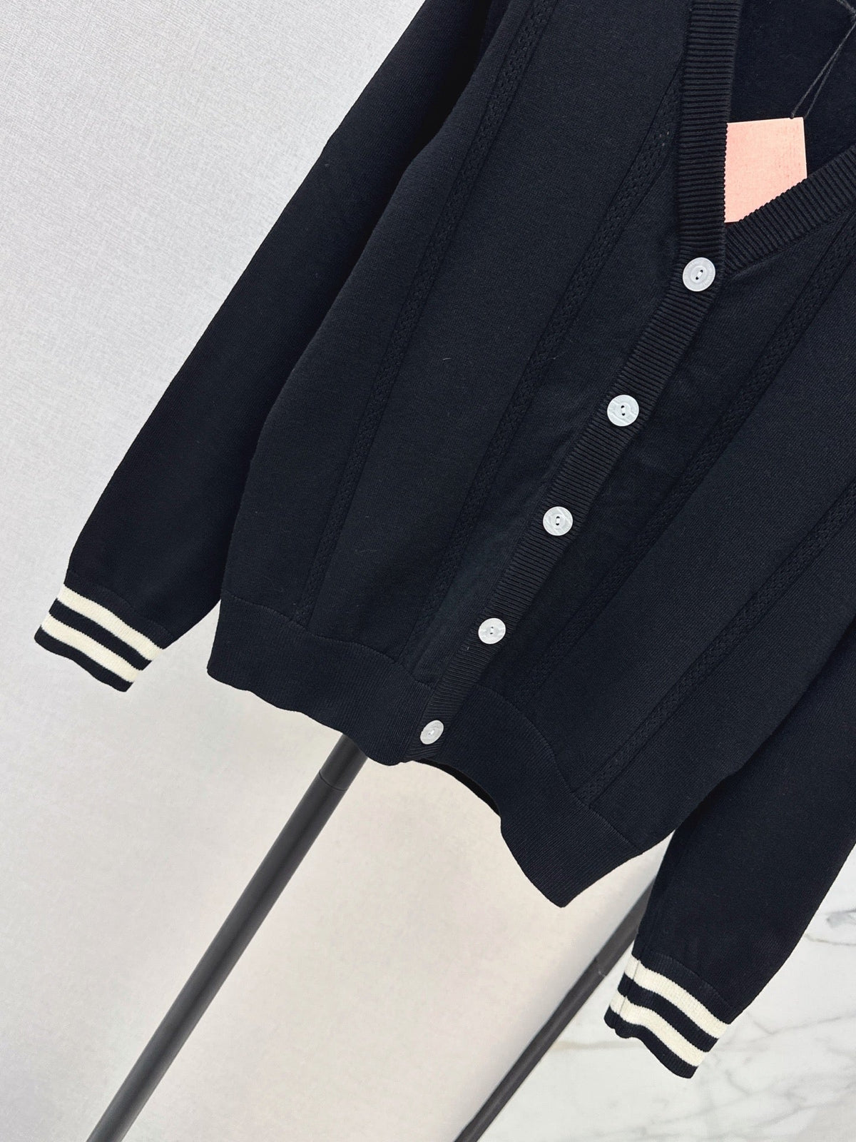 26FW New Classic V-Neck Versatile Cardigan 🤍