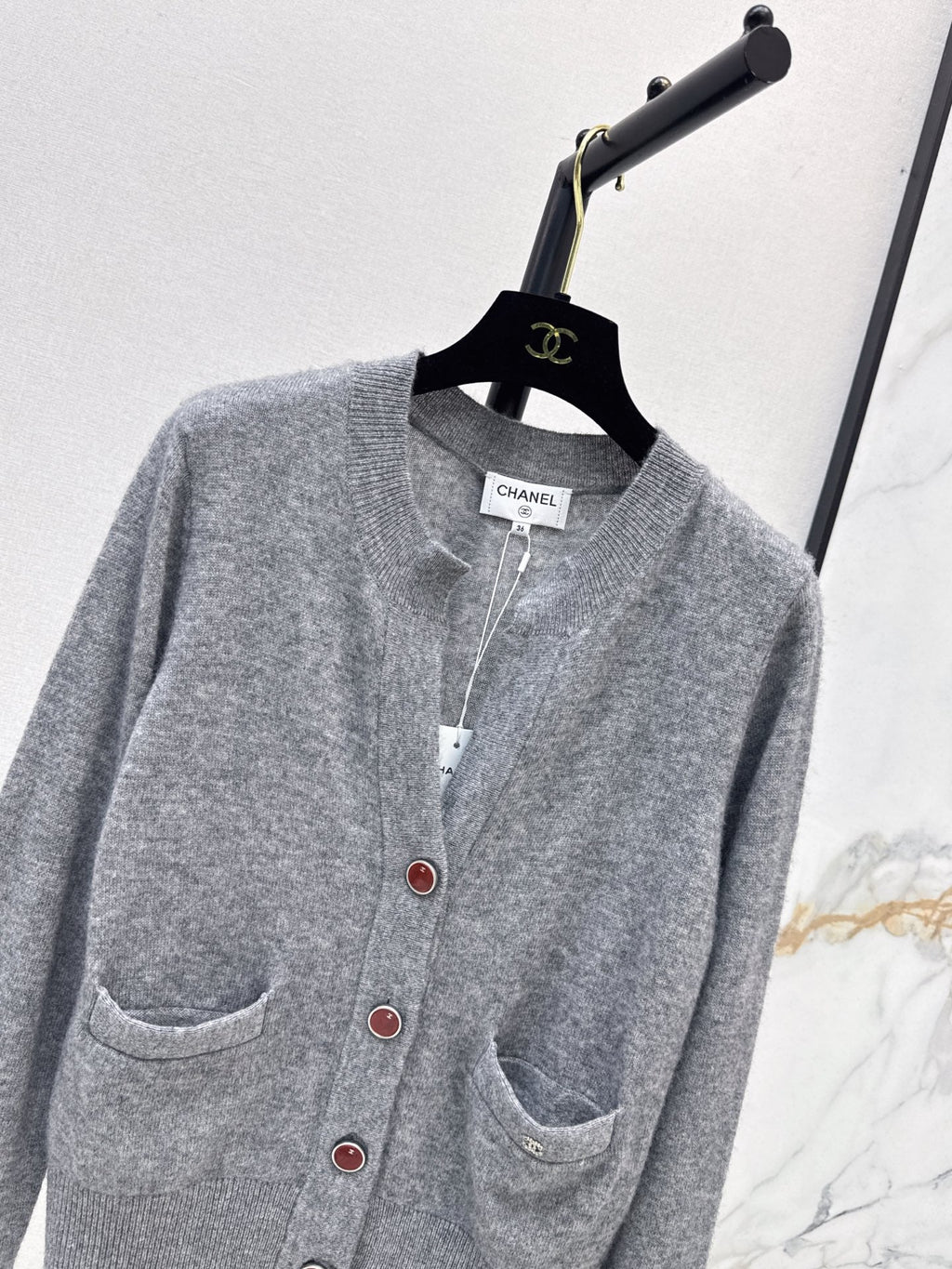 🔥Highest Quality🔥26FW New V-Neck Long-Sleeve Knit Cardigan 🩶