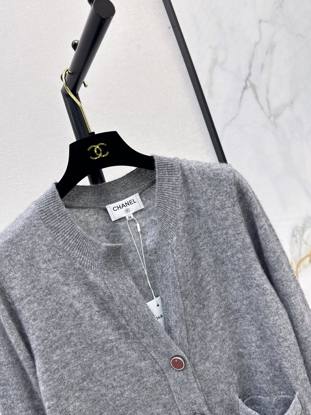 🔥Highest Quality🔥26FW New V-Neck Long-Sleeve Knit Cardigan 🩶