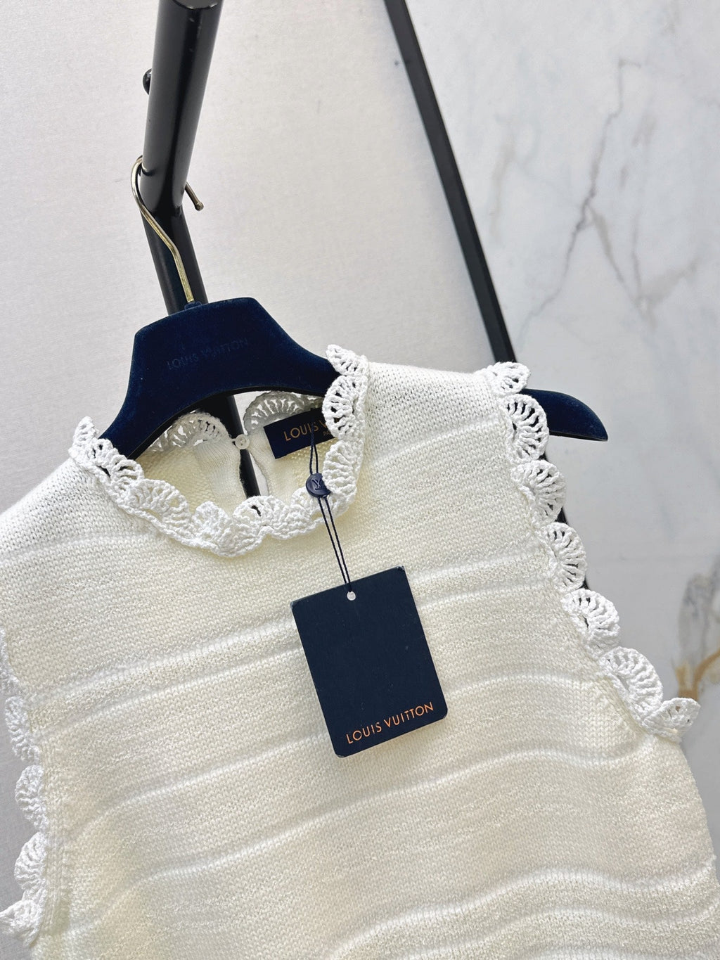 26FW New White Lace-Trim Knit Vest 🤍