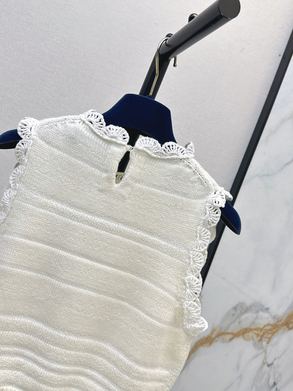 26FW New White Lace-Trim Knit Vest 🤍