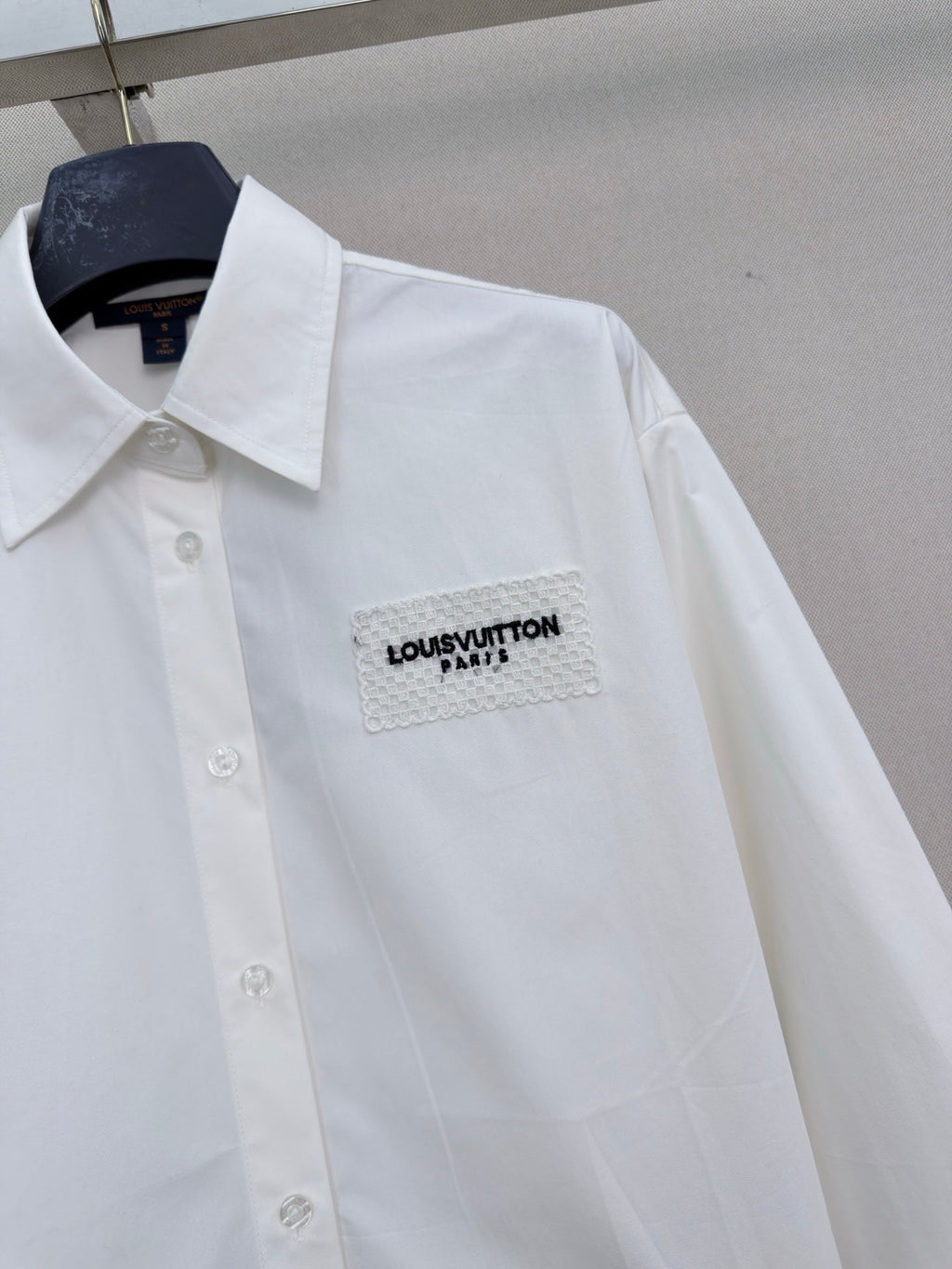 26FW New Cut-out Embroidered Long-Sleeve Shirt with Collar