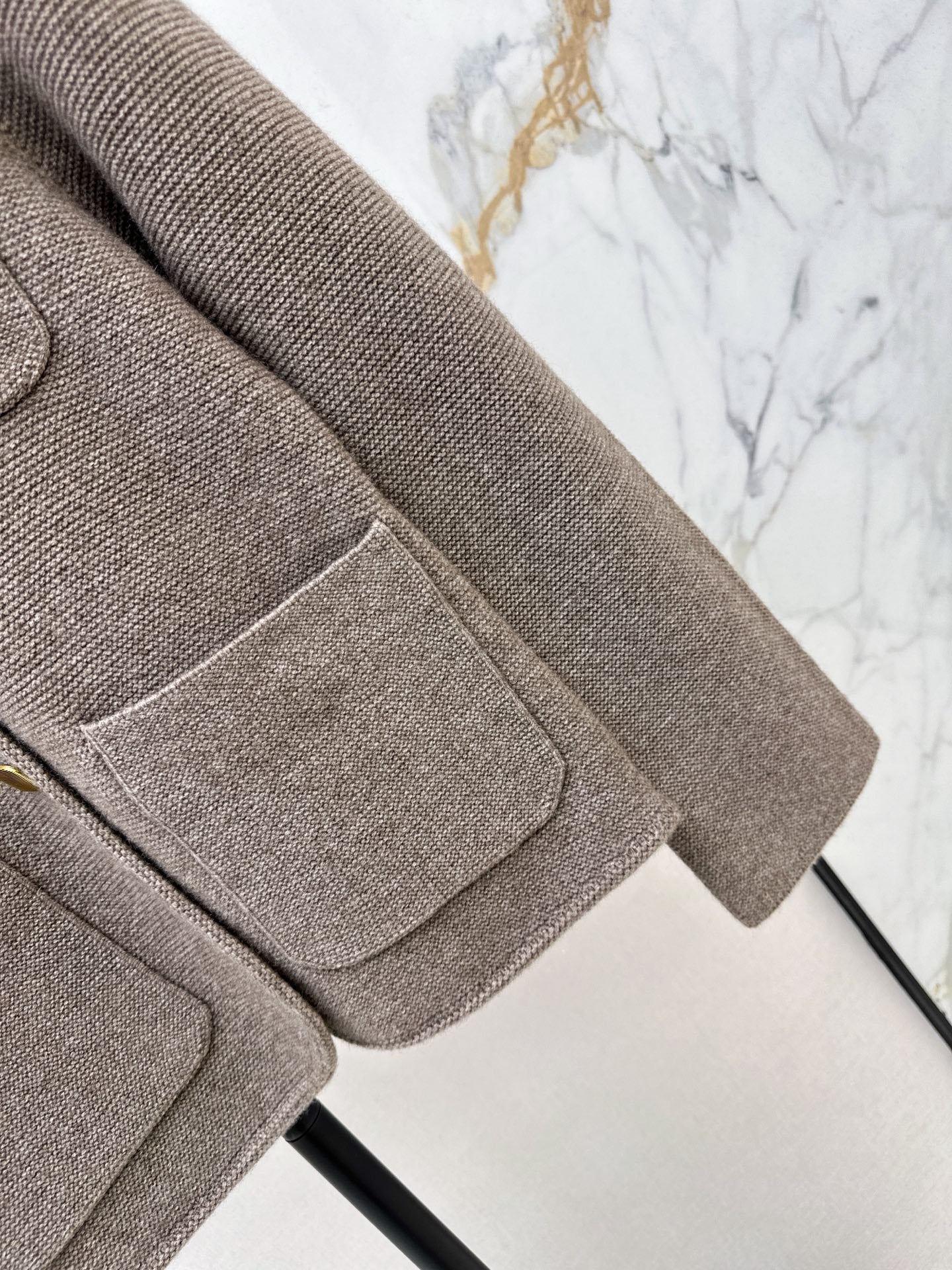 🔥Highest Quality🔥26FW New: Custom-design knit jacket featuring a blend of cashmere and suede 🤎