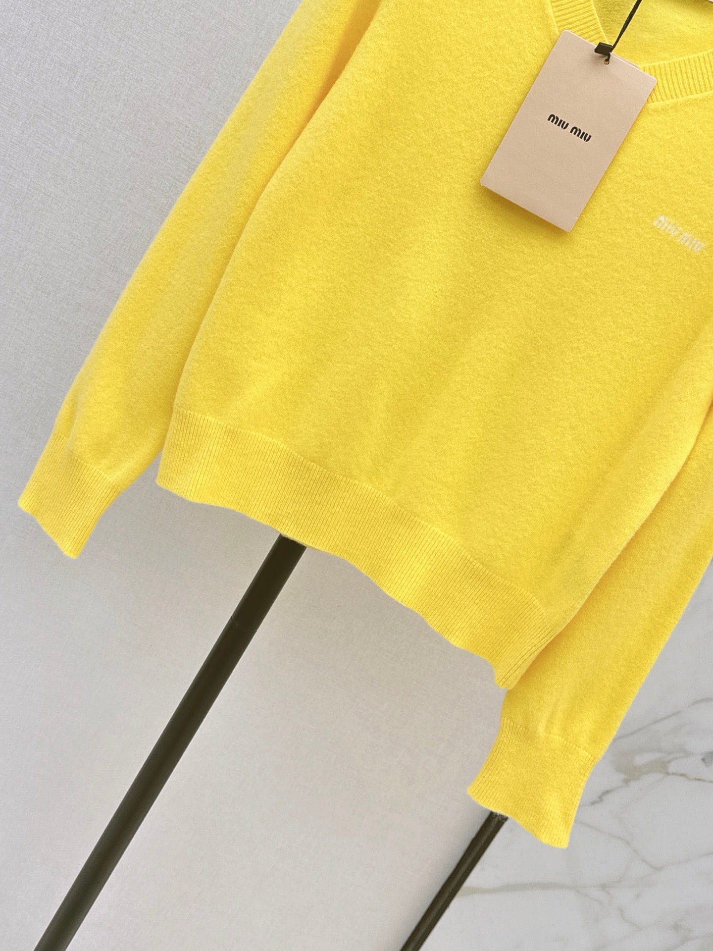 26FW New Loose-Fit Crewneck Sweater 💛